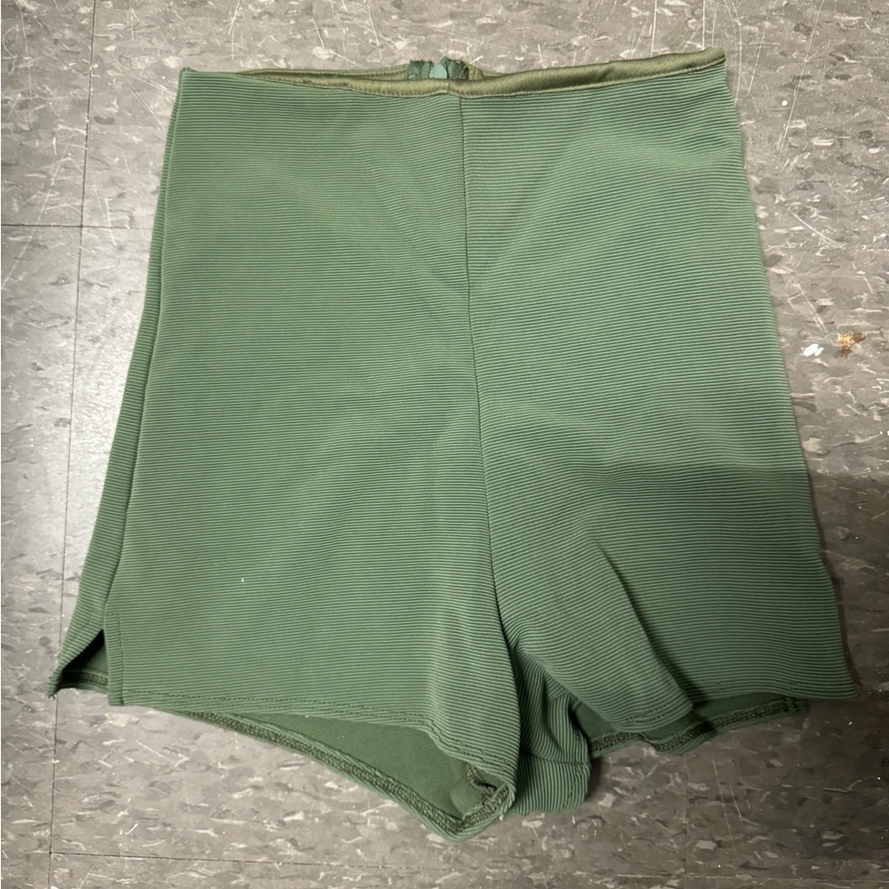 Lucy in the sky ribbed zipper short shorts